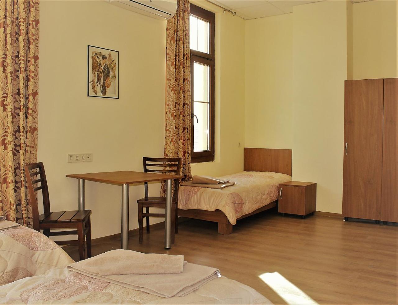 Hostel Central Station Пловдив Экстерьер фото