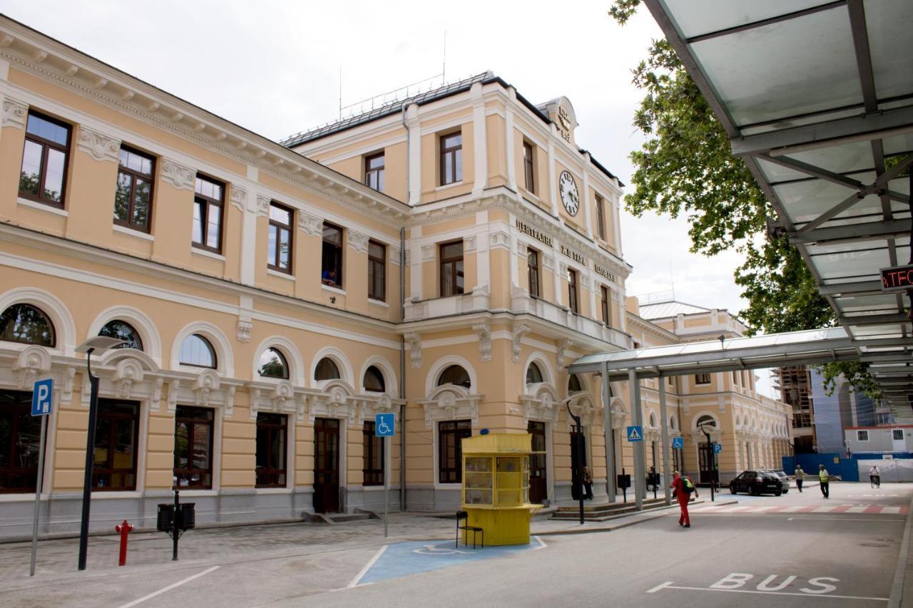 Hostel Central Station Пловдив Экстерьер фото