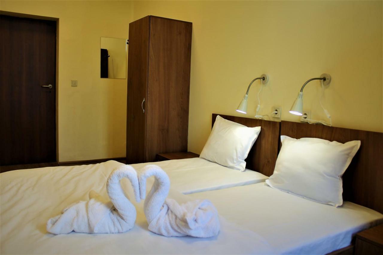 Hostel Central Station Пловдив Экстерьер фото