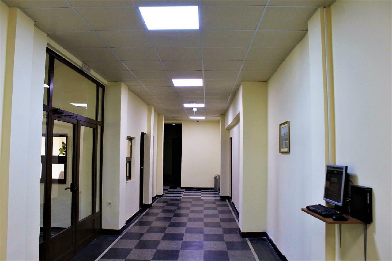 Hostel Central Station Пловдив Экстерьер фото