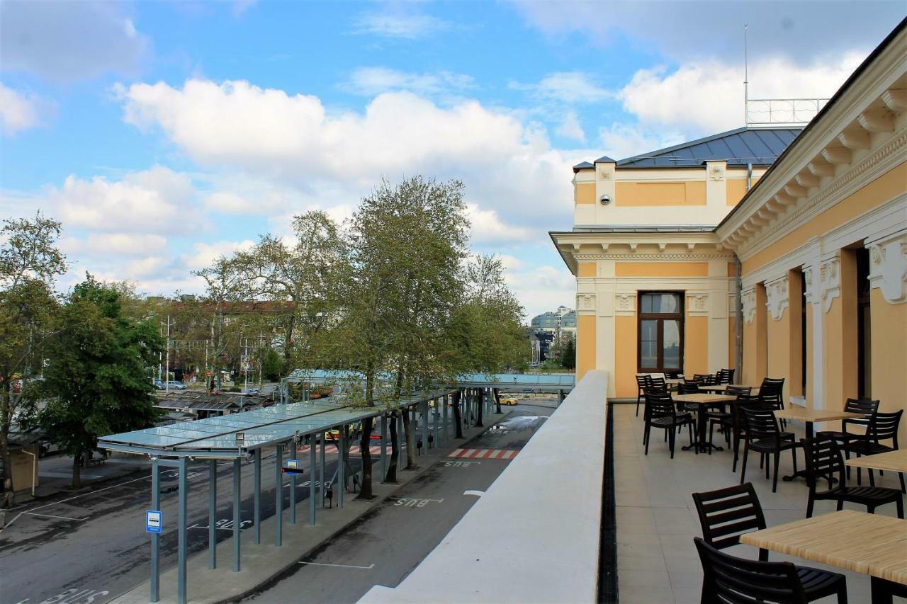 Hostel Central Station Пловдив Экстерьер фото