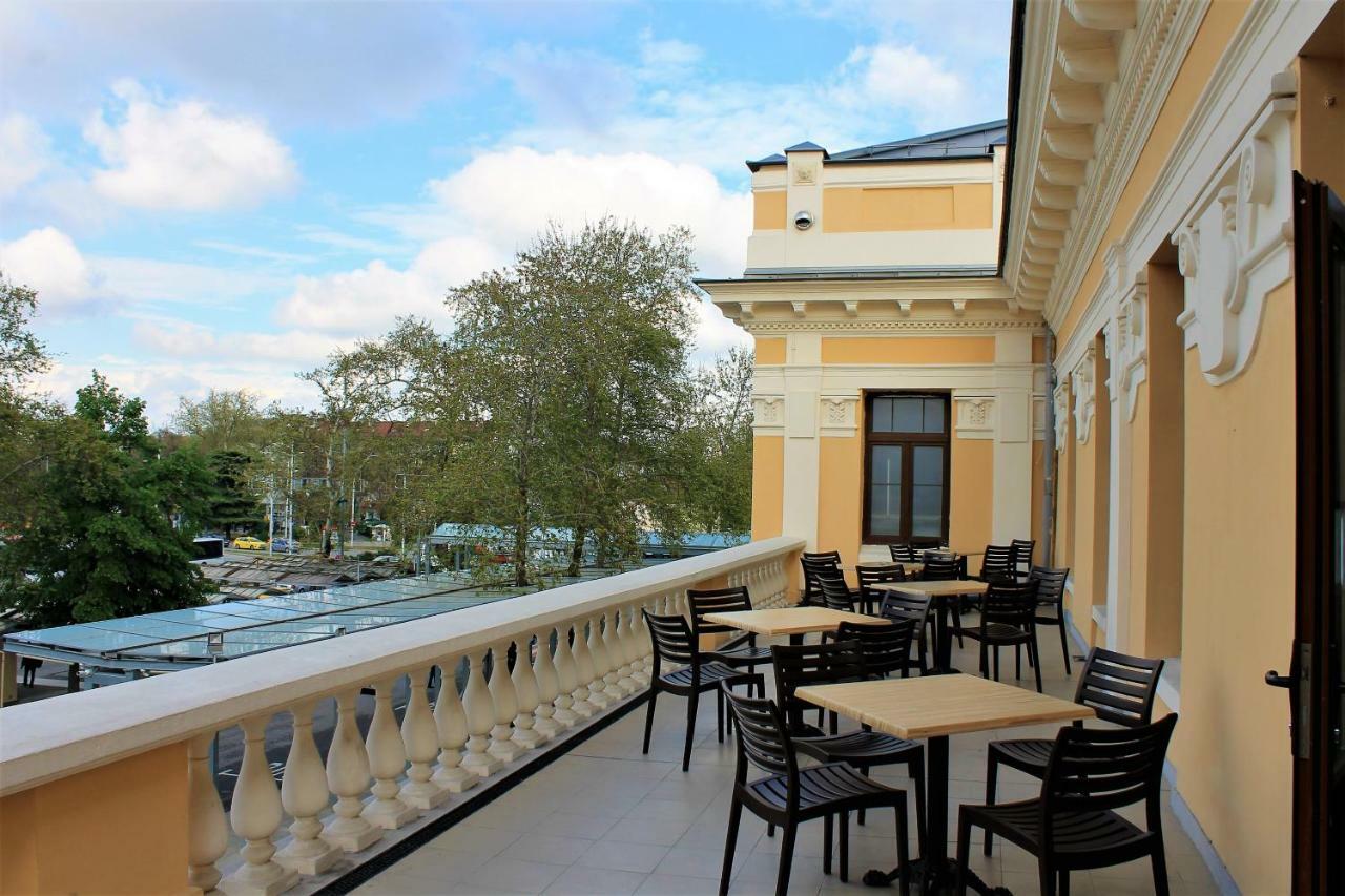 Hostel Central Station Пловдив Экстерьер фото