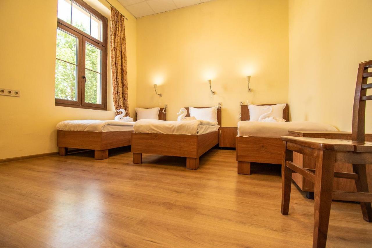 Hostel Central Station Пловдив Экстерьер фото